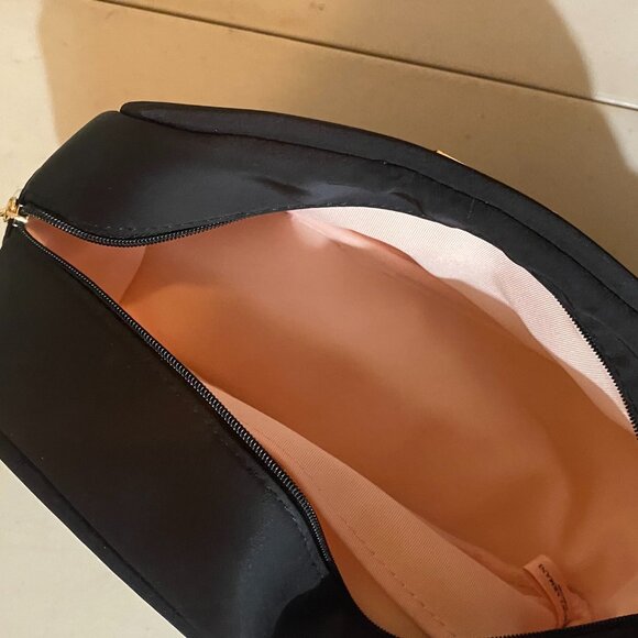 Giorgio Armani Parfums Travel Toiletry Bag Duo with Gift Box - Picture 5 of 6